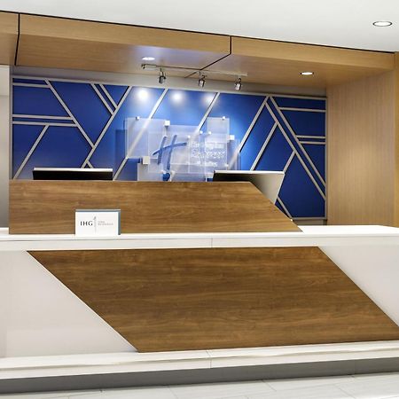 Holiday Inn Express Dallas Market Center By Ihg Eksteriør billede