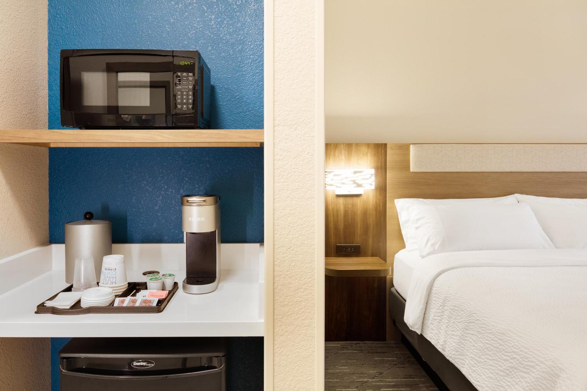 Holiday Inn Express Dallas Market Center By Ihg Eksteriør billede