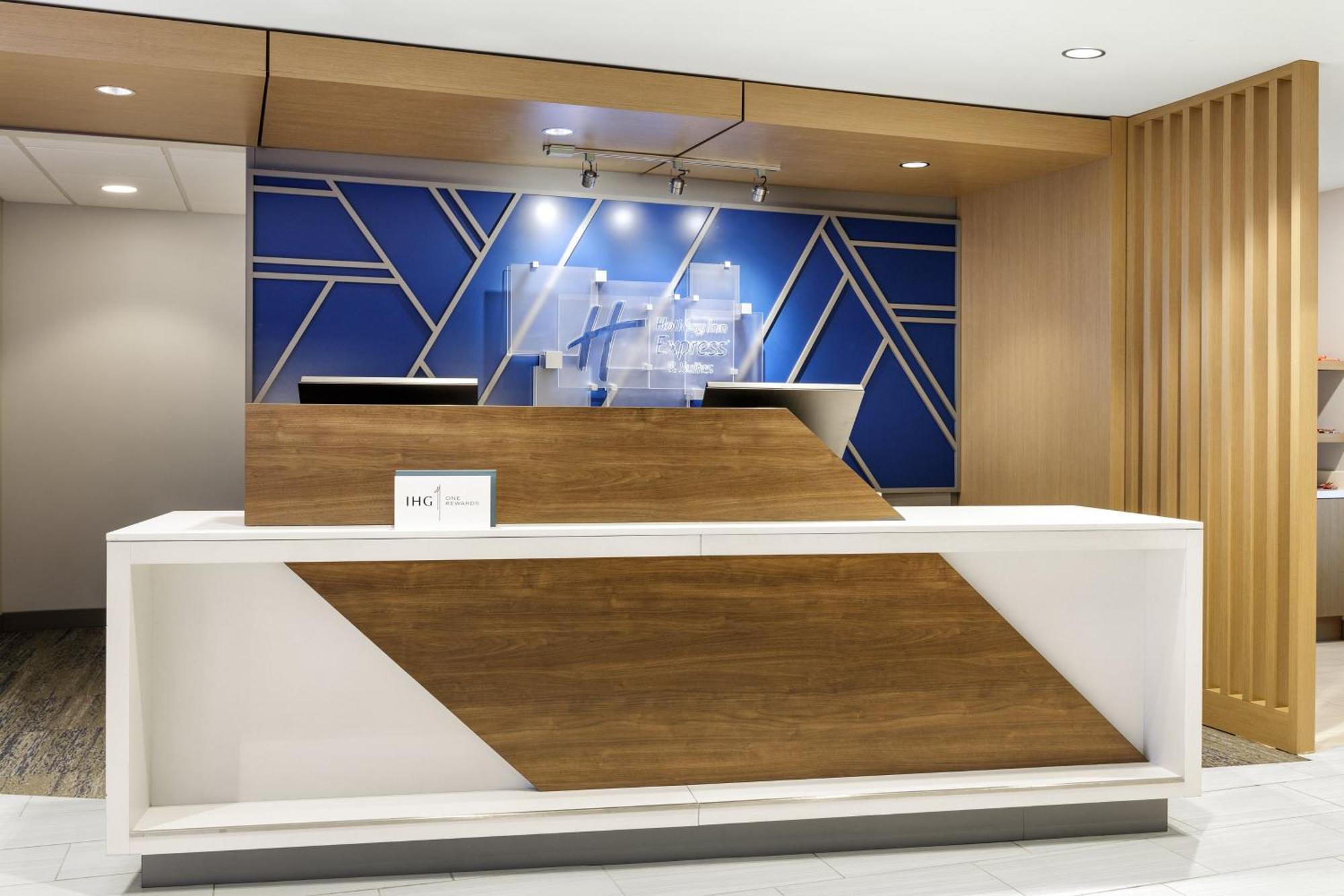 Holiday Inn Express Dallas Market Center By Ihg Eksteriør billede