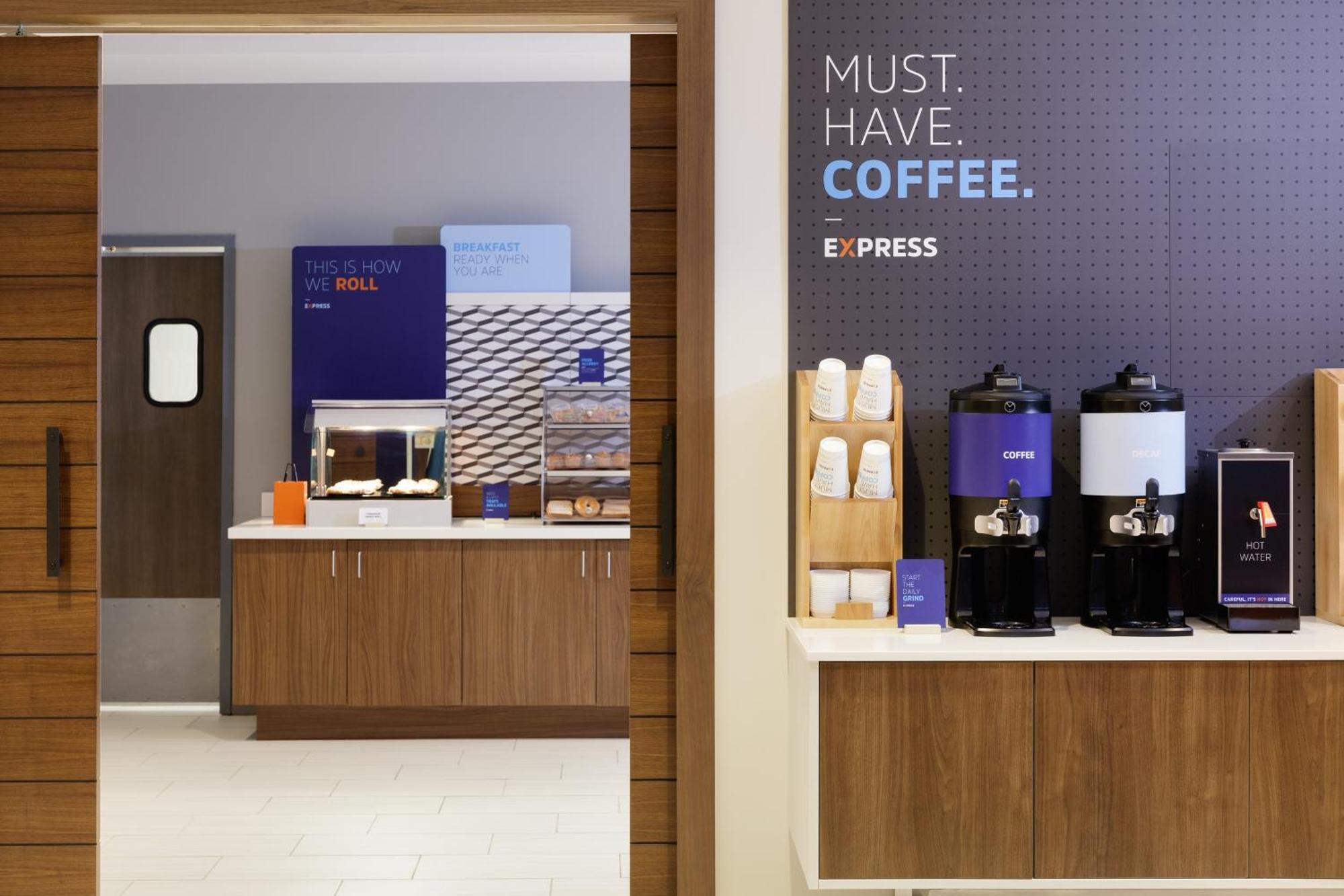 Holiday Inn Express Dallas Market Center By Ihg Eksteriør billede