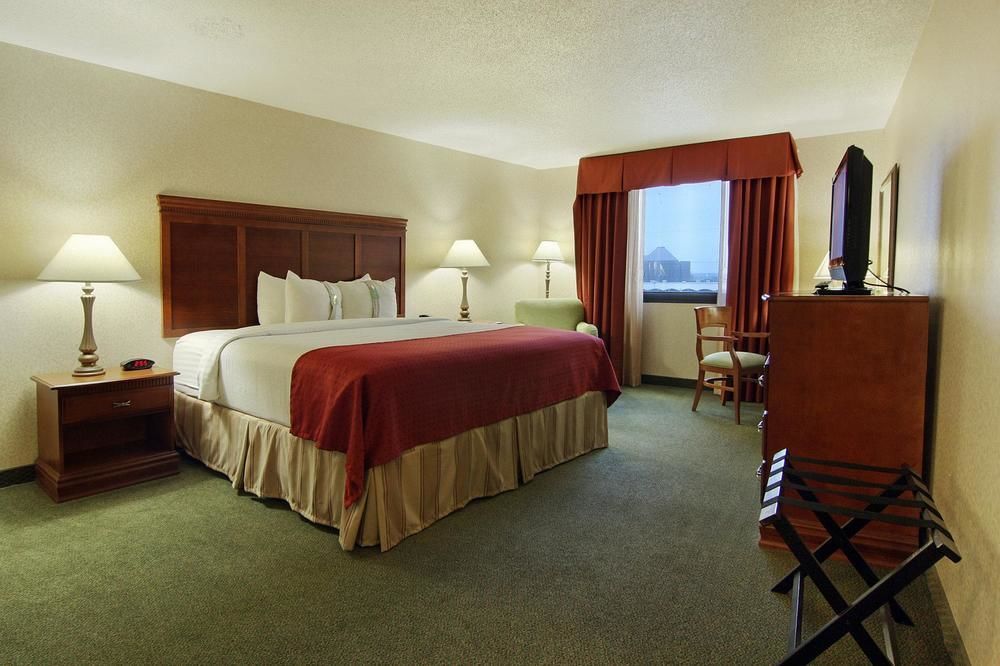 Holiday Inn Express Dallas Market Center By Ihg Eksteriør billede
