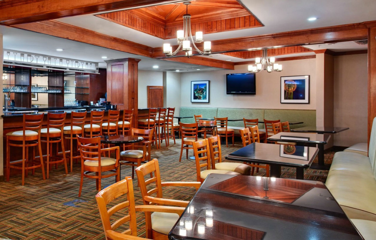 Holiday Inn Express Dallas Market Center By Ihg Eksteriør billede